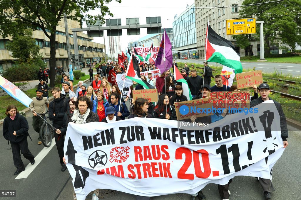 LEIPZIG, GERMANY, SEPTEMBER 19, 2026: Demonstrators march through central Leipzig during a protest against plans by U.S. defense company Covenant to establish a missile production facility in the north of the city. The demonstration, organized by the “Keine Raketenfabrik in Leipzig” alliance, began at Augustusplatz and called for the planned defense production to be stopped. Covenant plans to begin producing its Anthem long-range cruise missiles in Leipzig in 2027. Photo by David Vexelman / JNA Press. (Photo by David Vexelman/JNA Press via Nexpher Images)