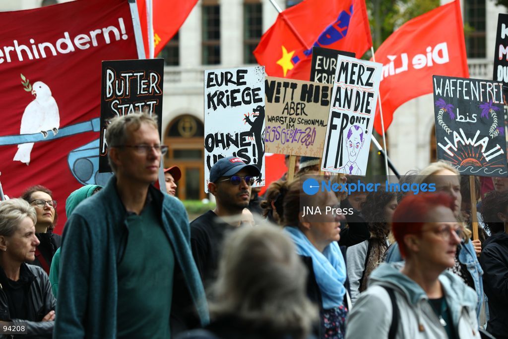 LEIPZIG, GERMANY, SEPTEMBER 19, 2026: Demonstrators march through central Leipzig during a protest against plans by U.S. defense company Covenant to establish a missile production facility in the north of the city. The demonstration, organized by the “Keine Raketenfabrik in Leipzig” alliance, began at Augustusplatz and called for the planned defense production to be stopped. Covenant plans to begin producing its Anthem long-range cruise missiles in Leipzig in 2027. Photo by David Vexelman / JNA Press. (Photo by David Vexelman/JNA Press via Nexpher Images)