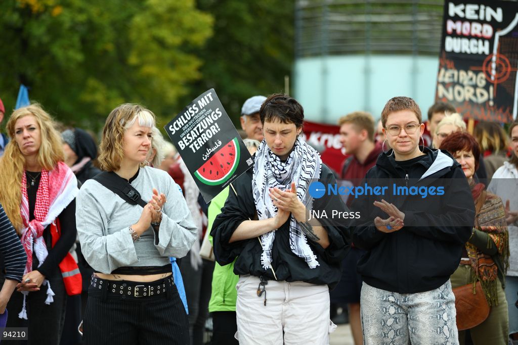 LEIPZIG, GERMANY, SEPTEMBER 19, 2026: Demonstrators march through central Leipzig during a protest against plans by U.S. defense company Covenant to establish a missile production facility in the north of the city. The demonstration, organized by the “Keine Raketenfabrik in Leipzig” alliance, began at Augustusplatz and called for the planned defense production to be stopped. Covenant plans to begin producing its Anthem long-range cruise missiles in Leipzig in 2027. Photo by David Vexelman / JNA Press. (Photo by David Vexelman/JNA Press via Nexpher Images)