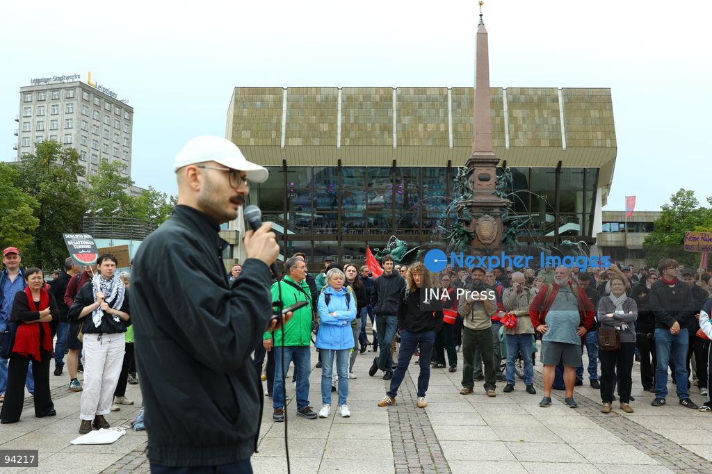 LEIPZIG, GERMANY, SEPTEMBER 19, 2026: Demonstrators march through central Leipzig during a protest against plans by U.S. defense company Covenant to establish a missile production facility in the north of the city. The demonstration, organized by the “Keine Raketenfabrik in Leipzig” alliance, began at Augustusplatz and called for the planned defense production to be stopped. Covenant plans to begin producing its Anthem long-range cruise missiles in Leipzig in 2027. Photo by David Vexelman / JNA Press. (Photo by David Vexelman/JNA Press via Nexpher Images)