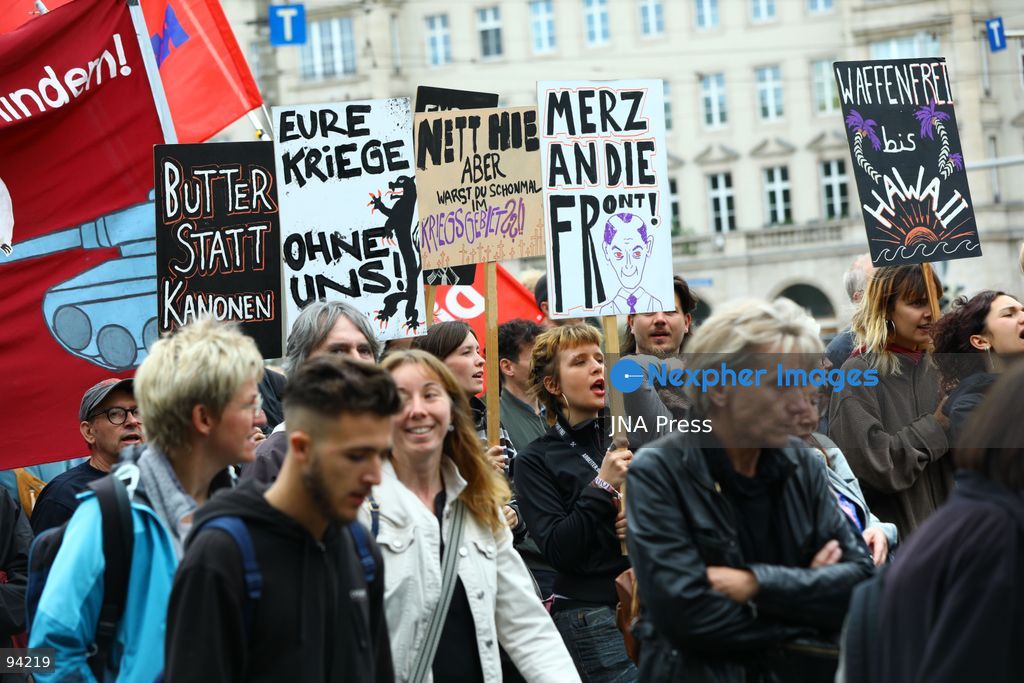 LEIPZIG, GERMANY, SEPTEMBER 19, 2026: Demonstrators march through central Leipzig during a protest against plans by U.S. defense company Covenant to establish a missile production facility in the north of the city. The demonstration, organized by the “Keine Raketenfabrik in Leipzig” alliance, began at Augustusplatz and called for the planned defense production to be stopped. Covenant plans to begin producing its Anthem long-range cruise missiles in Leipzig in 2027. Photo by David Vexelman / JNA Press. (Photo by David Vexelman/JNA Press via Nexpher Images)