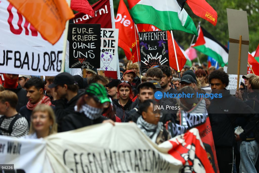 LEIPZIG, GERMANY, SEPTEMBER 19, 2026: Demonstrators march through central Leipzig during a protest against plans by U.S. defense company Covenant to establish a missile production facility in the north of the city. The demonstration, organized by the “Keine Raketenfabrik in Leipzig” alliance, began at Augustusplatz and called for the planned defense production to be stopped. Covenant plans to begin producing its Anthem long-range cruise missiles in Leipzig in 2027. Photo by David Vexelman / JNA Press. (Photo by David Vexelman/JNA Press via Nexpher Images)