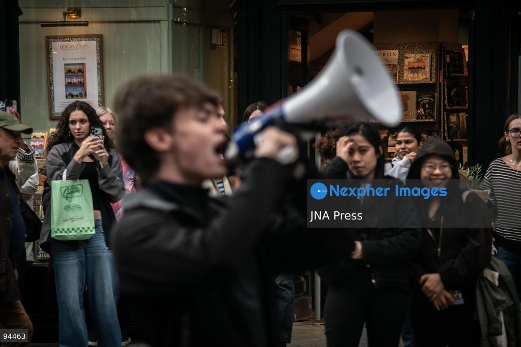 DUBLIN, IRELAND, SEPTEMBER 19, 2026: Protesters march from the Garden of Remembrance to Leinster House in Dublin during a demonstration calling for government action on Ireland’s housing and cost-of-living pressures ahead of Budget 2027. Trade unions, political groups and community organizations joined the protest, calling for measures addressing housing costs, wages, energy prices and other household expenses. Photo by Nadia Caimi / JNA Press (Photo by Nadia Caimi/JNA Press via Nexpher Images)