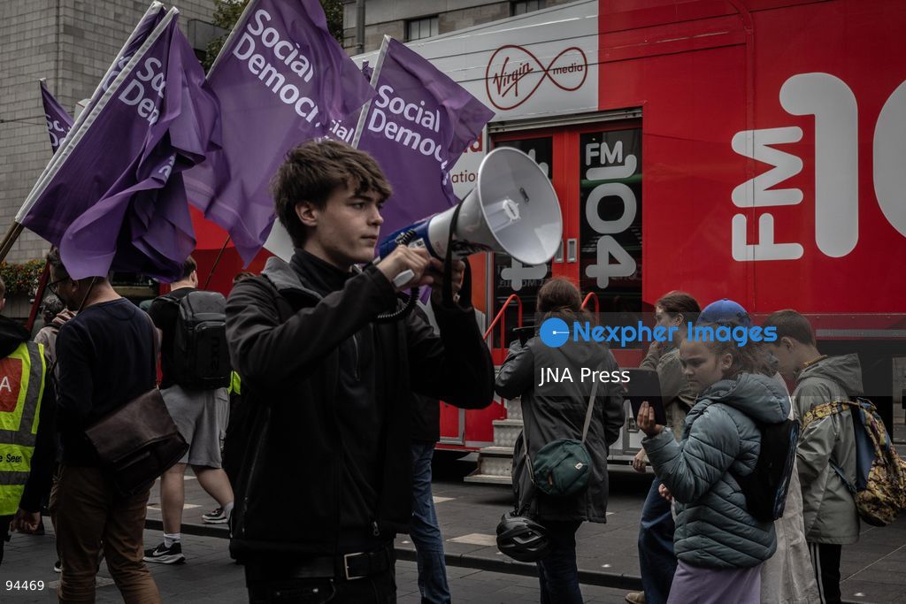 DUBLIN, IRELAND, SEPTEMBER 19, 2026: Protesters march from the Garden of Remembrance to Leinster House in Dublin during a demonstration calling for government action on Ireland’s housing and cost-of-living pressures ahead of Budget 2027. Trade unions, political groups and community organizations joined the protest, calling for measures addressing housing costs, wages, energy prices and other household expenses. Photo by Nadia Caimi / JNA Press (Photo by Nadia Caimi/JNA Press via Nexpher Images)