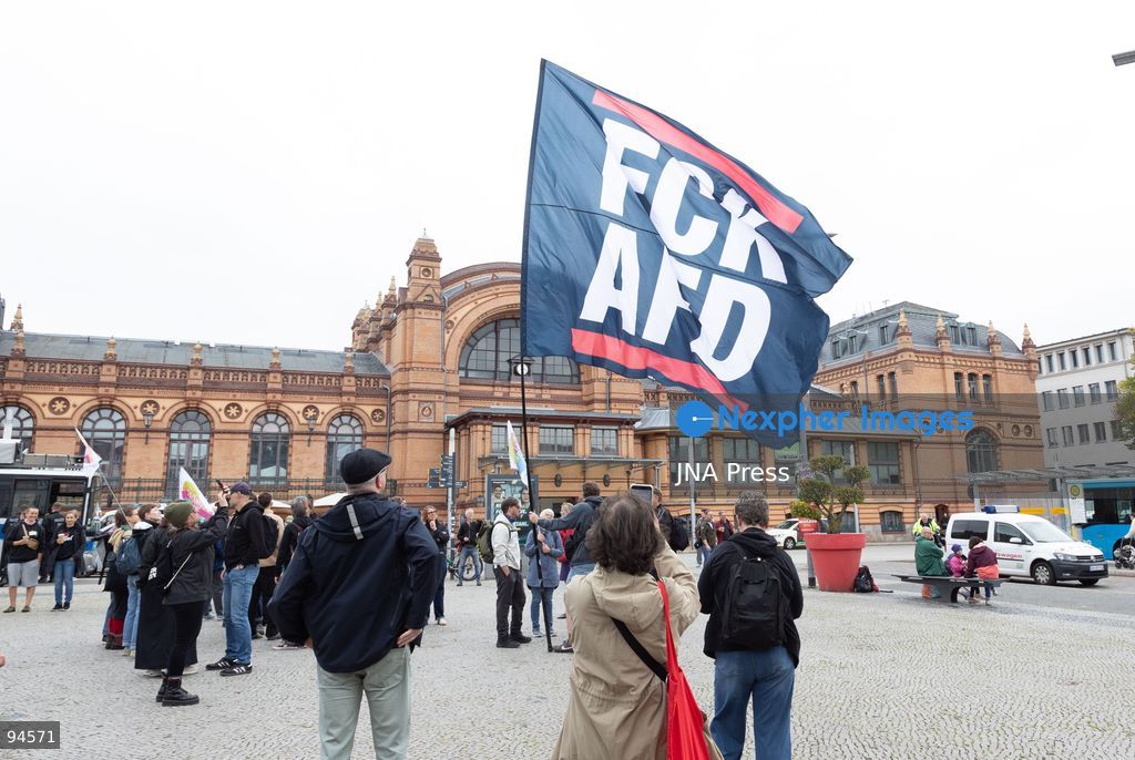 SCHWERIN, GERMANY, SEPTEMBER 19, 2026: AfD politicians Leif-Erik Holm, Ulrich Siegmund and Petra Federau attend the party’s final campaign rally in Schwerin ahead of the Mecklenburg-Vorpommern state election on September 20. Party supporters gathered for the closing campaign event, while demonstrators opposed to the far-right AfD held a counter-protest nearby. Photo by Somaya Abdelrahman / JNA Press. (Photo by Somaya Abdelrahman/JNA Press via Nexpher Images)