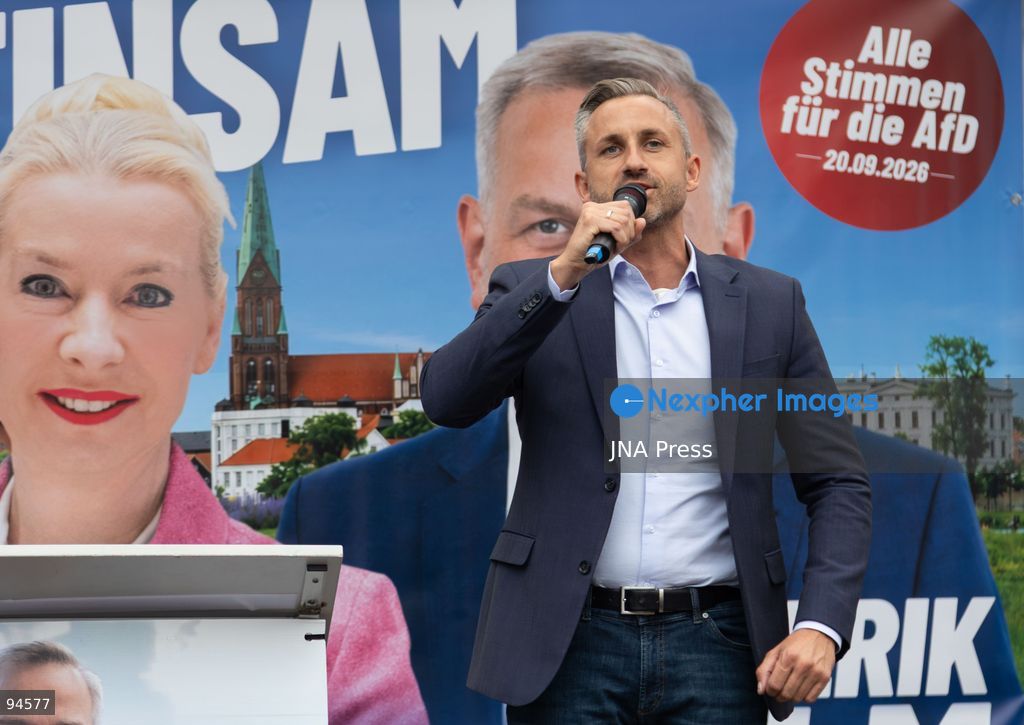 SCHWERIN, GERMANY, SEPTEMBER 19, 2026: AfD politicians Leif-Erik Holm, Ulrich Siegmund and Petra Federau attend the party’s final campaign rally in Schwerin ahead of the Mecklenburg-Vorpommern state election on September 20. Party supporters gathered for the closing campaign event, while demonstrators opposed to the far-right AfD held a counter-protest nearby. Photo by Somaya Abdelrahman / JNA Press. (Photo by Somaya Abdelrahman/JNA Press via Nexpher Images)