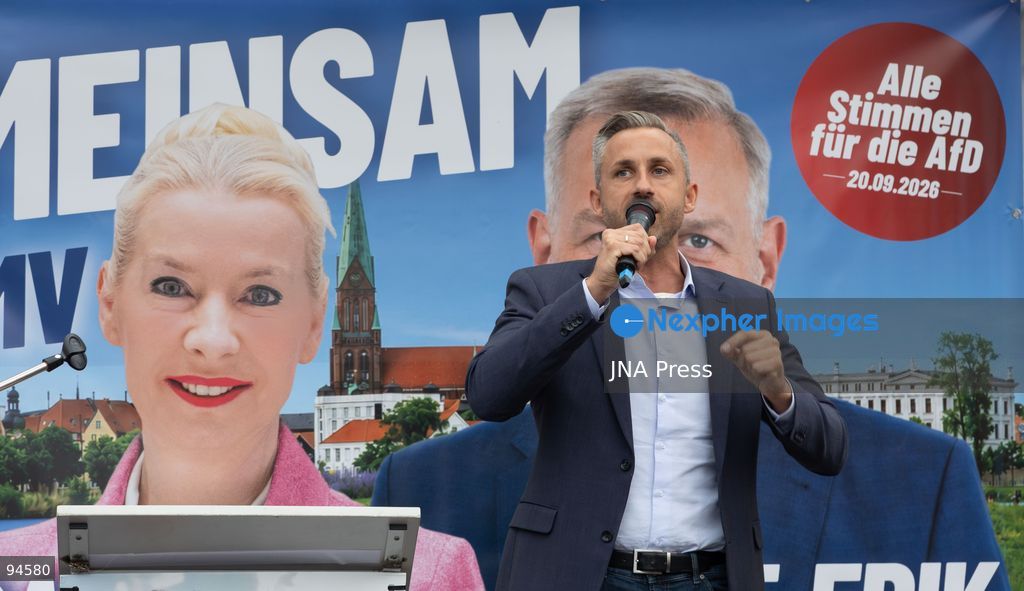 SCHWERIN, GERMANY, SEPTEMBER 19, 2026: AfD politicians Leif-Erik Holm, Ulrich Siegmund and Petra Federau attend the party’s final campaign rally in Schwerin ahead of the Mecklenburg-Vorpommern state election on September 20. Party supporters gathered for the closing campaign event, while demonstrators opposed to the far-right AfD held a counter-protest nearby. Photo by Somaya Abdelrahman / JNA Press. (Photo by Somaya Abdelrahman/JNA Press via Nexpher Images)
