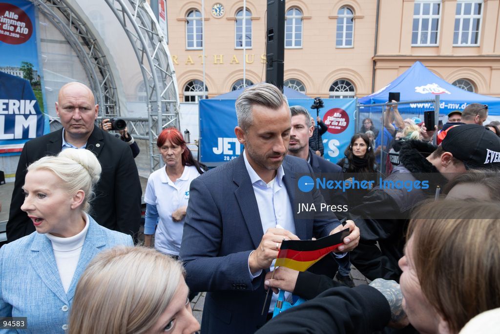 SCHWERIN, GERMANY, SEPTEMBER 19, 2026: AfD politicians Leif-Erik Holm, Ulrich Siegmund and Petra Federau attend the party’s final campaign rally in Schwerin ahead of the Mecklenburg-Vorpommern state election on September 20. Party supporters gathered for the closing campaign event, while demonstrators opposed to the far-right AfD held a counter-protest nearby. Photo by Somaya Abdelrahman / JNA Press. (Photo by Somaya Abdelrahman/JNA Press via Nexpher Images)