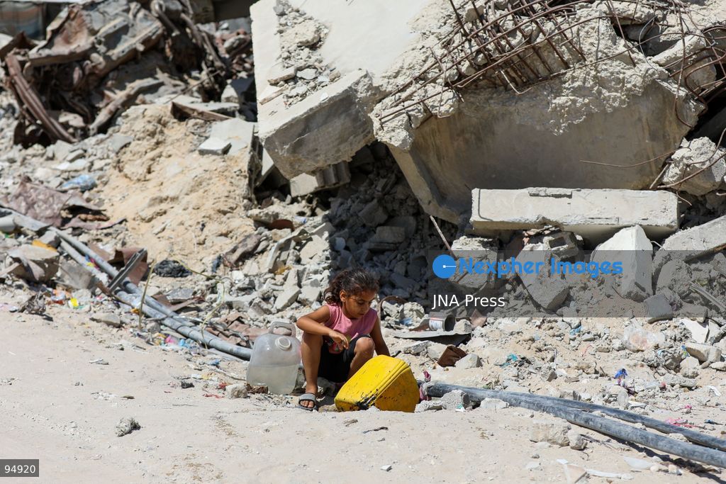 KHAN YOUNIS, GAZA STRIP, SEPTEMBER 20, 2026: Palestinians live among the rubble and inside heavily damaged homes in Khan Younis in the southern Gaza Strip. Residents remain in buildings damaged during Israeli military operations, including areas in the eastern part of the city, amid widespread destruction of homes and civilian infrastructure. Photo by Ramzi Abu Amer / JNA Press. (Photo by Ramzi Abu Amer/JNA Press via Nexpher Images)