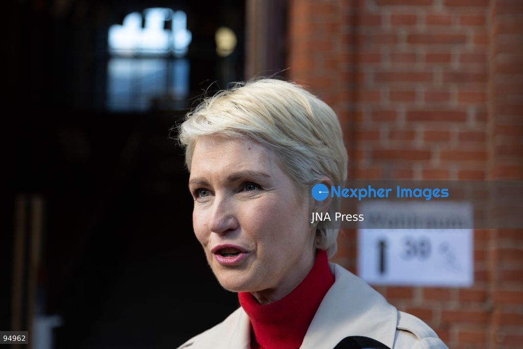 SCHWERIN, GERMANY, SEPTEMBER 20, 2026: Mecklenburg-Vorpommern Minister-President Manuela Schwesig of the Social Democratic Party (SPD) arrives with her husband, Stefan Schwesig, to cast her ballot at a polling station in Schwerin during the Mecklenburg-Vorpommern state election. Voters across the state are electing members of the regional parliament on Sunday. Photo by Somaya Abdelrahman / JNA Press. (Photo by Somaya Abdelrahman/JNA Press via Nexpher Images)