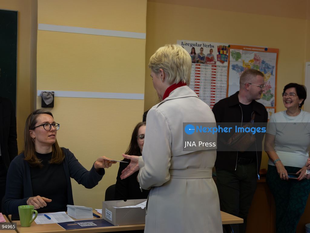 SCHWERIN, GERMANY, SEPTEMBER 20, 2026: Mecklenburg-Vorpommern Minister-President Manuela Schwesig of the Social Democratic Party (SPD) arrives with her husband, Stefan Schwesig, to cast her ballot at a polling station in Schwerin during the Mecklenburg-Vorpommern state election. Voters across the state are electing members of the regional parliament on Sunday. Photo by Somaya Abdelrahman / JNA Press. (Photo by Somaya Abdelrahman/JNA Press via Nexpher Images)