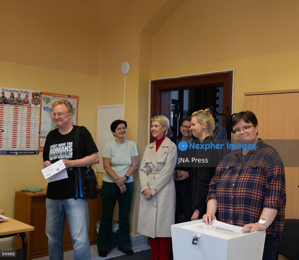 SCHWERIN, GERMANY, SEPTEMBER 20, 2026: Mecklenburg-Vorpommern Minister-President Manuela Schwesig of the Social Democratic Party (SPD) arrives with her husband, Stefan Schwesig, to cast her ballot at a polling station in Schwerin during the Mecklenburg-Vorpommern state election. Voters across the state are electing members of the regional parliament on Sunday. Photo by Somaya Abdelrahman / JNA Press. (Photo by Somaya Abdelrahman/JNA Press via Nexpher Images)