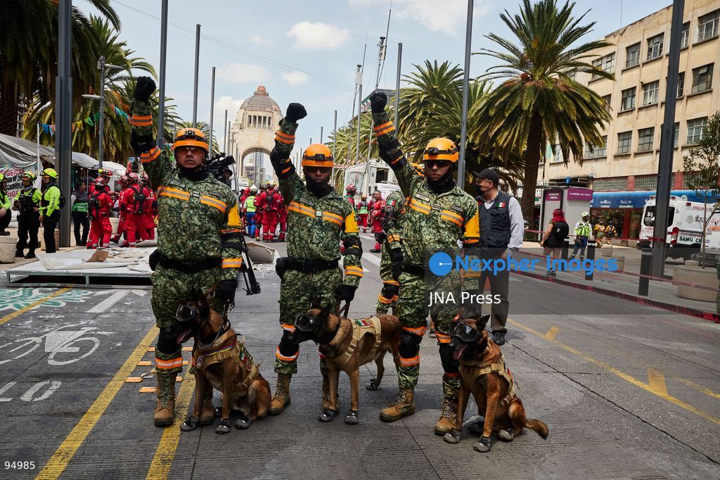 MEXICO CITY, MEXICO, SEPTEMBER 19, 2026: Emergency personnel take part in Mexico’s Second National Drill near the Monument to the Revolution in Mexico City, held on the anniversary of the devastating earthquakes of September 19, 1985 and 2017. The exercise simulated a major earthquake and included search-and-rescue operations, emergency evacuations and coordinated responses by local and federal authorities as part of efforts to strengthen disaster preparedness. Photo by Juan Pérez / JNA Press. (Photo by Juan Perez Puente/JNA Press via Nexpher Images)