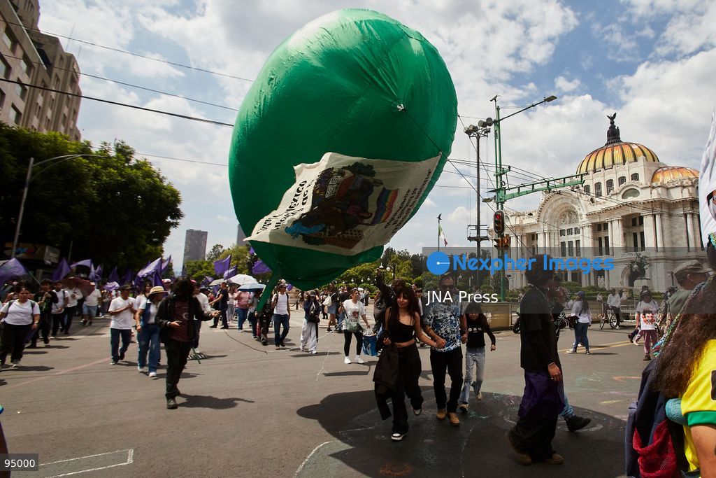 MEXICO CITY, MEXICO, SEPTEMBER 19, 2026: Members of social and housing organizations march in Mexico City as the capital commemorates the earthquakes of September 19, 1985 and 2017. Demonstrators called for an emergency housing plan and faster administrative procedures for land acquisition and social housing projects aimed at low-income families. Housing groups say bureaucratic delays continue to obstruct projects and access to affordable housing in the capital. Photo by Juan Pérez / JNA Press. (Photo by Juan Perez Puente/JNA Press via Nexpher Images)