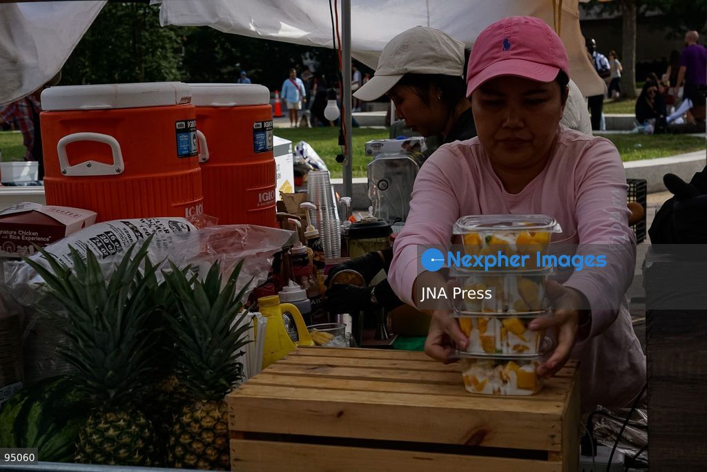 WASHINGTON, D.C., UNITED STATES, SEPTEMBER 19, 2026: Visitors queue to purchase traditional Thai food during the Sawasdee DC Thai Festival on Pennsylvania Avenue in Washington. The annual cultural festival showcases Thai cuisine, traditional and contemporary music, dance, Muay Thai, arts and other cultural activities while promoting Thai businesses and cultural exchange in the United States. Photo by Ariel Peña / JNA Press. (Photo by Ariel PeÃ±a/JNA Press via Nexpher Images)