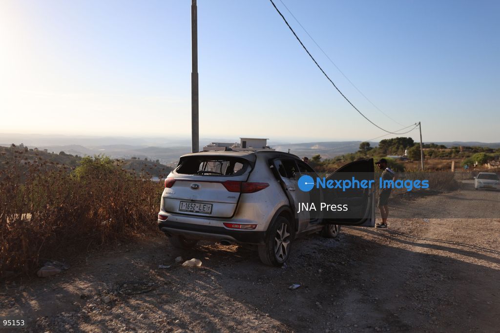 BEIT UMMAR, HEBRON, OCCUPIED WEST BANK, SEPTEMBER 20, 2026: Burned vehicles are seen following an attack by Israeli settlers in the town of Beit Ummar, north of Hebron. According to local sources, a Palestinian woman was injured and five vehicles were set on fire during the attack. Photo by Mosab Shawer / JNA Press. (Photo by Mosab shawer/JNA Press via Nexpher Images)