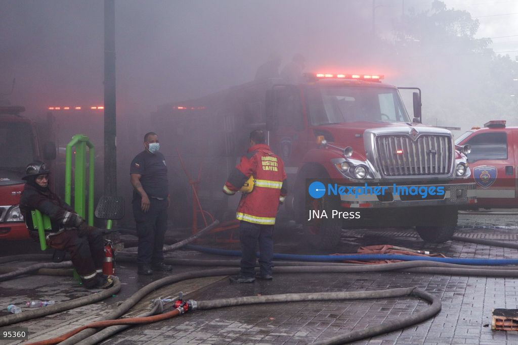 CARACAS, VENEZUELA, SEPTEMBER 20, 2026: Firefighters work at the scene of a fire that damaged a three-story commercial building housing the Meiliwang textile and footwear store on Avenida Principal de El Cementerio in Caracas’ Libertador municipality. Caracas firefighters, Civil Protection teams, UCV firefighters and municipal emergency personnel responded to extinguish the blaze and carry out cooling operations. No injuries were reported, while authorities are investigating the cause of the fire. Photo by Mario Flores / JNA Press. (Photo by Mario Flores/JNA Press via Nexpher Images)
