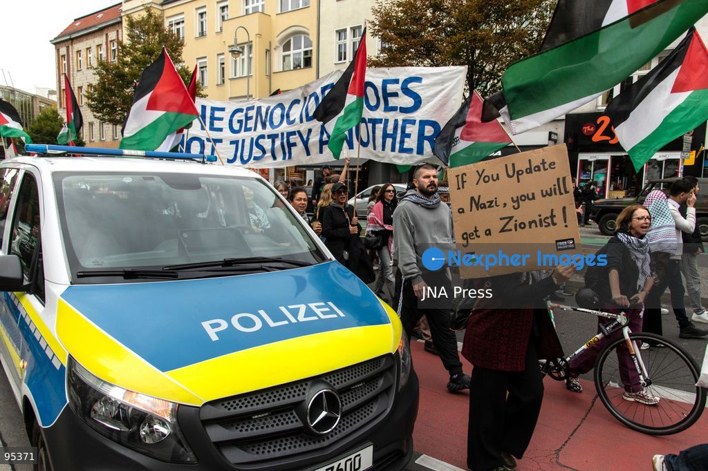 BERLIN, GERMANY, SEPTEMBER 19, 2026: Pro-Palestinian demonstrators march through Berlin’s Schöneberg district during a protest in solidarity with Palestinians and against Israel’s military actions. Organizers and participants called for an end to the war and accused Israel of genocide and ethnic cleansing in the occupied Palestinian territories. Around 400 people took part in the demonstration, according to the photographer. Photo by Andres Trujilo / JNA Press. (Photo by Andrés Trujillo/JNA Press via Nexpher Images)