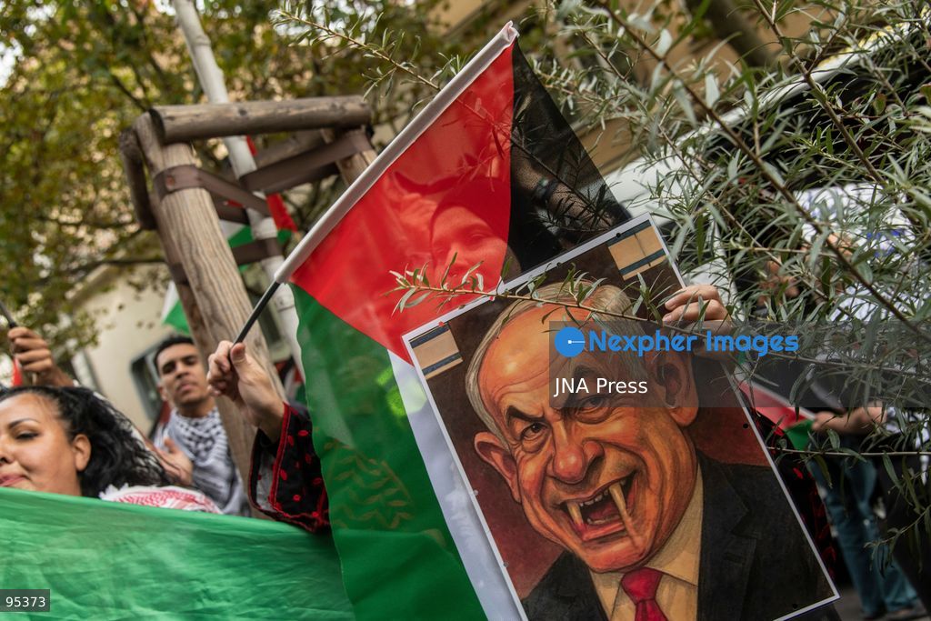 BERLIN, GERMANY, SEPTEMBER 19, 2026: Pro-Palestinian demonstrators march through Berlin’s Schöneberg district during a protest in solidarity with Palestinians and against Israel’s military actions. Organizers and participants called for an end to the war and accused Israel of genocide and ethnic cleansing in the occupied Palestinian territories. Around 400 people took part in the demonstration, according to the photographer. Photo by Andres Trujilo / JNA Press. (Photo by Andrés Trujillo/JNA Press via Nexpher Images)