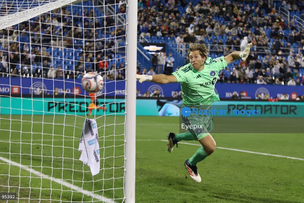Sébastian Breza #1 of CF Montreal defends the goal during the match between CF Montreal and Columbus Crew at Saputo Stadium. on September 19, 2026 in Montreal, Canada. (Photo by Horacio Zamora/ Eyepix Group) (Photo by Horacio Zamora/ Eyepix Group/Eyepix via Nexpher Images)
