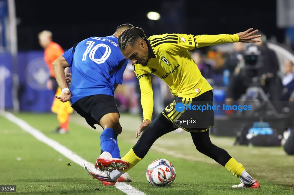 Alexis Sánchez #10 of CF Montreal and Mohamed Farsi #23 of Columbus Crew battle for the ball during the match between CF Montreal and Columbus Crew at Saputo Stadium. on September 19, 2026 in Montreal, Canada. (Photo by Horacio Zamora/ Eyepix Group) (Photo by Horacio Zamora/ Eyepix Group/Eyepix via Nexpher Images)
