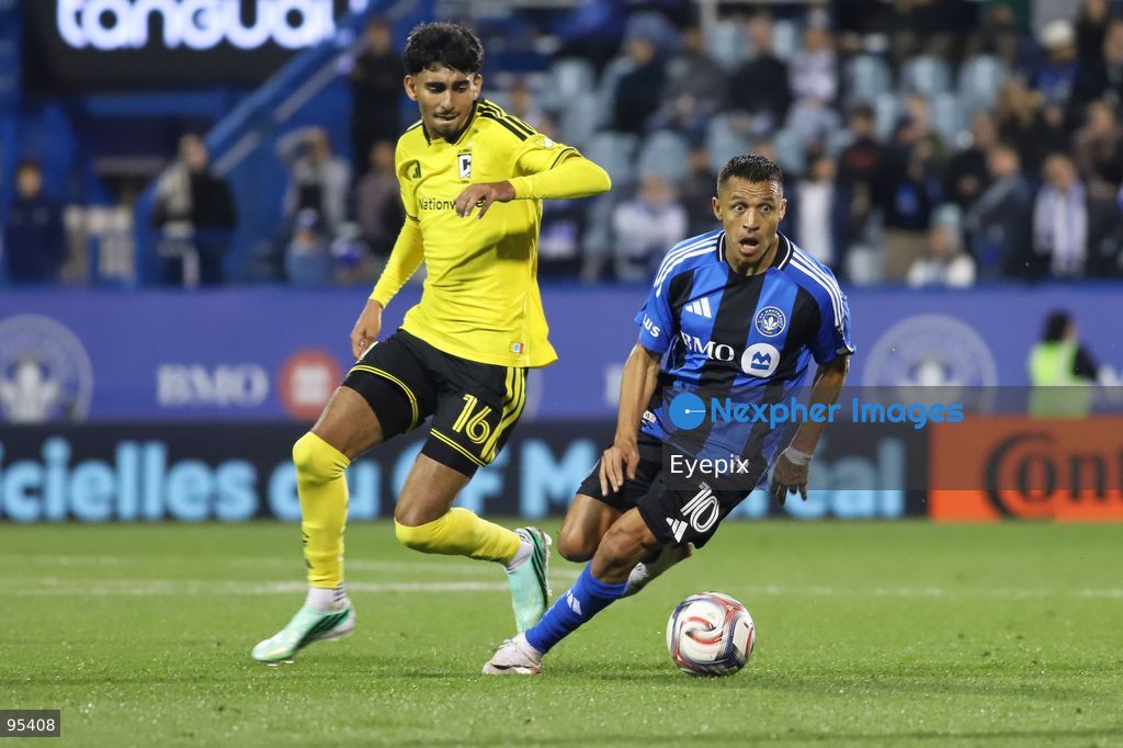 Alexis Sánchez #10 of CF Montreal is pressured by Taha Habroune #16 of Columbus Crew during the match between CF Montreal and Columbus Crew at Saputo Stadium. on September 19, 2026 in Montreal, Canada. (Photo by Horacio Zamora/ Eyepix Group) (Photo by Horacio Zamora/ Eyepix Group/Eyepix via Nexpher Images)