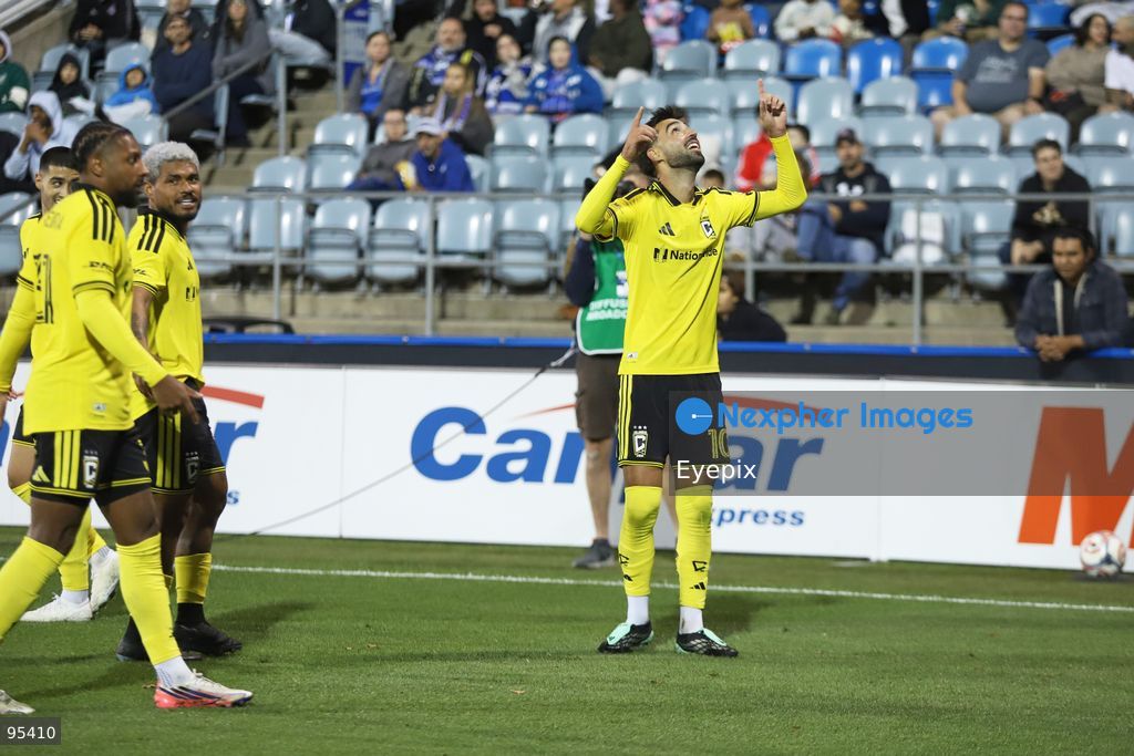 Brais Méndez #10 of Columbus Crew celebrating after scoring a goal during the match between CF Montreal and Columbus Crew at Saputo Stadium. on September 19, 2026 in Montreal, Canada. (Photo by Horacio Zamora/ Eyepix Group) (Photo by Horacio Zamora/ Eyepix Group/Eyepix via Nexpher Images)