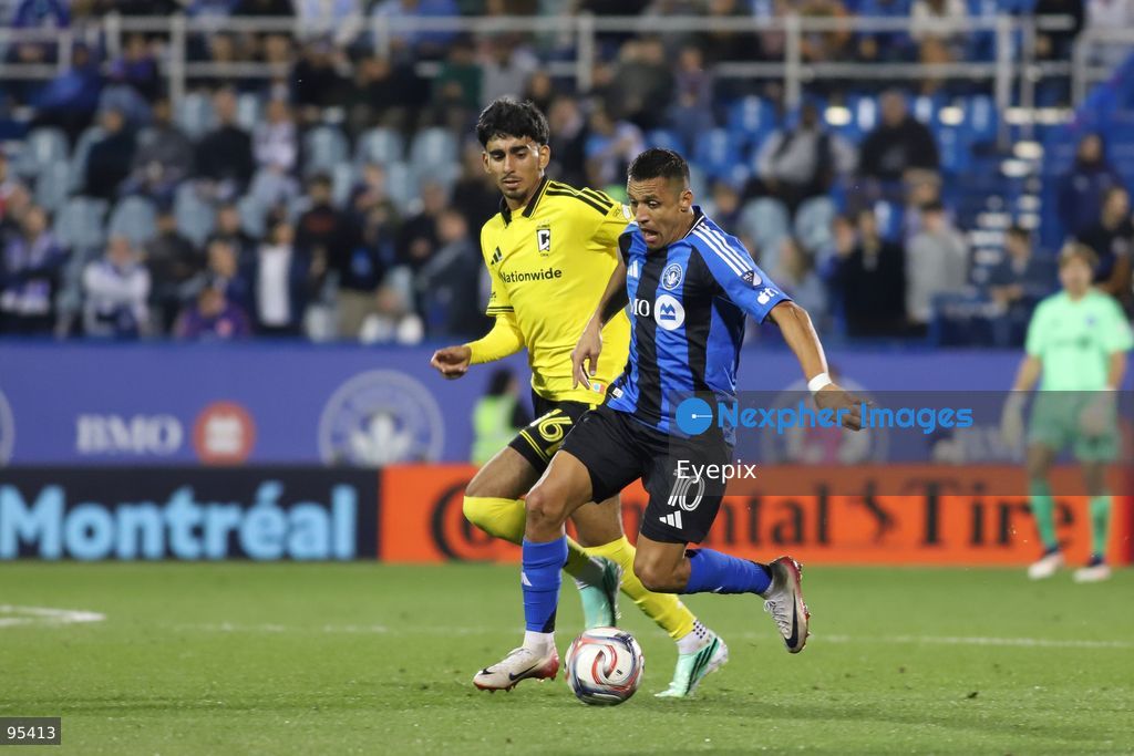 Alexis Sánchez #10 of CF Montreal is pressured by Taha Habroune #16 of Columbus Crew during the match between CF Montreal and Columbus Crew at Saputo Stadium. on September 19, 2026 in Montreal, Canada. (Photo by Horacio Zamora/ Eyepix Group) (Photo by Horacio Zamora/ Eyepix Group/Eyepix via Nexpher Images)