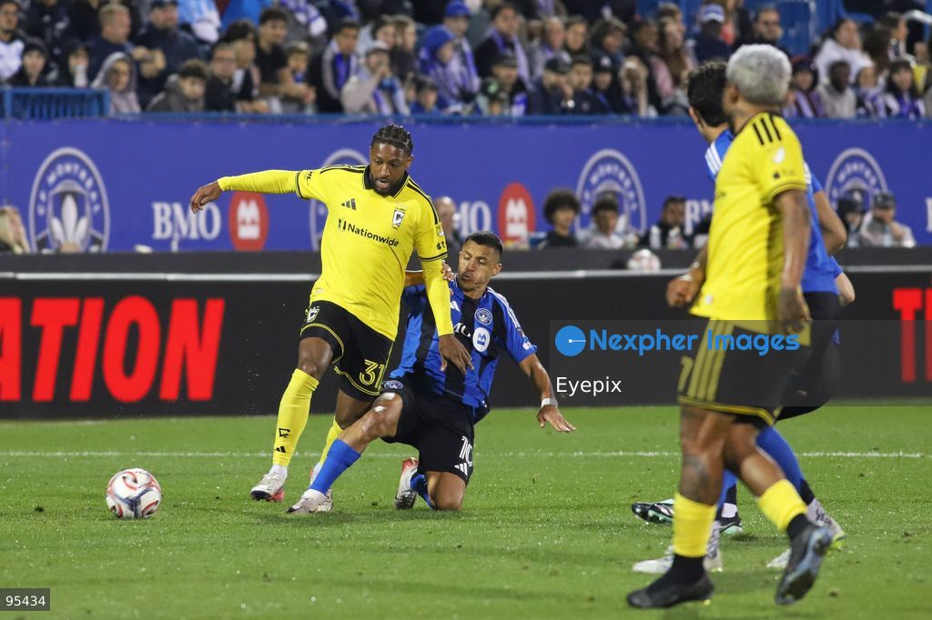 Steven Moreira #31 of Columbus Crew and Alexis Sánchez #10 of CF Montreal battle for the ball during the match between CF Montreal and Columbus Crew at Saputo Stadium. on September 19, 2026 in Montreal, Canada. (Photo by Horacio Zamora/ Eyepix Group) (Photo by Horacio Zamora/ Eyepix Group/Eyepix via Nexpher Images)