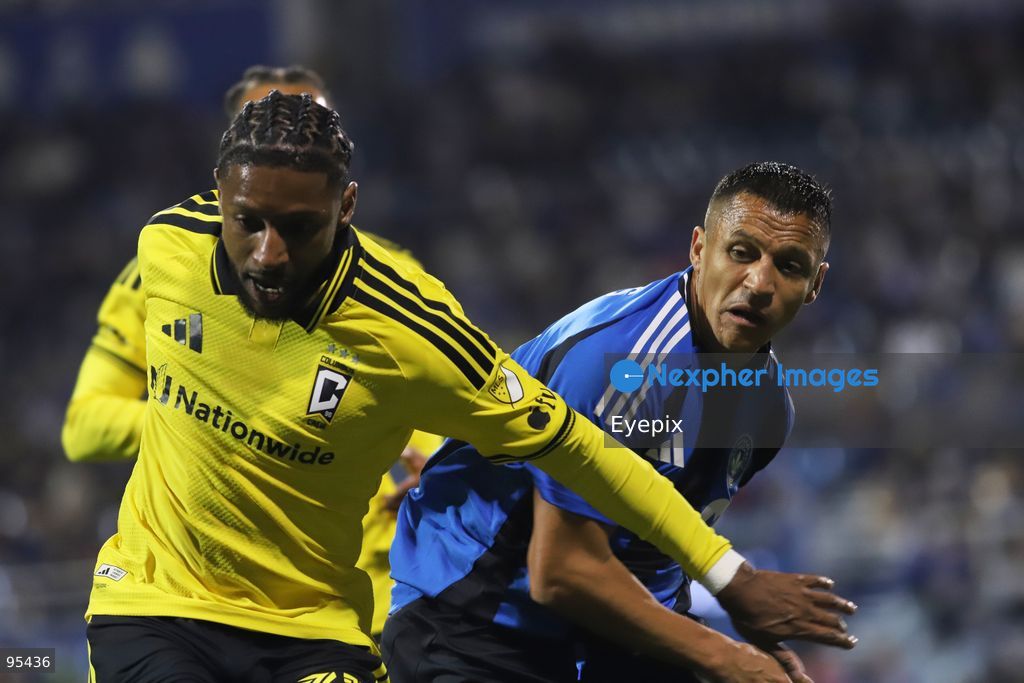 Alexis Sánchez #10 of CF Montreal and Steven Moreira #31 of Columbus Crew battle for the ball during the match between CF Montreal and Columbus Crew at Saputo Stadium. on September 19, 2026 in Montreal, Canada. (Photo by Horacio Zamora/ Eyepix Group) (Photo by Horacio Zamora/ Eyepix Group/Eyepix via Nexpher Images)