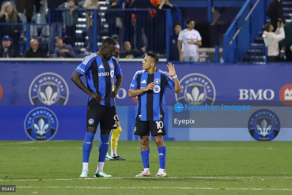 Alexis Sánchez #10 of CF Montreal talk during the match between CF Montreal and Columbus Crew at Saputo Stadium. on September 19, 2026 in Montreal, Canada. (Photo by Horacio Zamora/ Eyepix Group) (Photo by Horacio Zamora/ Eyepix Group/Eyepix via Nexpher Images)