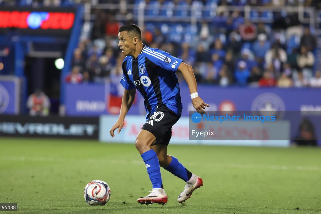 Alexis Sánchez #10 of CF Montreal runs with the ball during the match between CF Montreal and Columbus Crew at Saputo Stadium. on September 19, 2026 in Montreal, Canada. (Photo by Horacio Zamora/ Eyepix Group) (Photo by Horacio Zamora/ Eyepix Group/Eyepix via Nexpher Images)