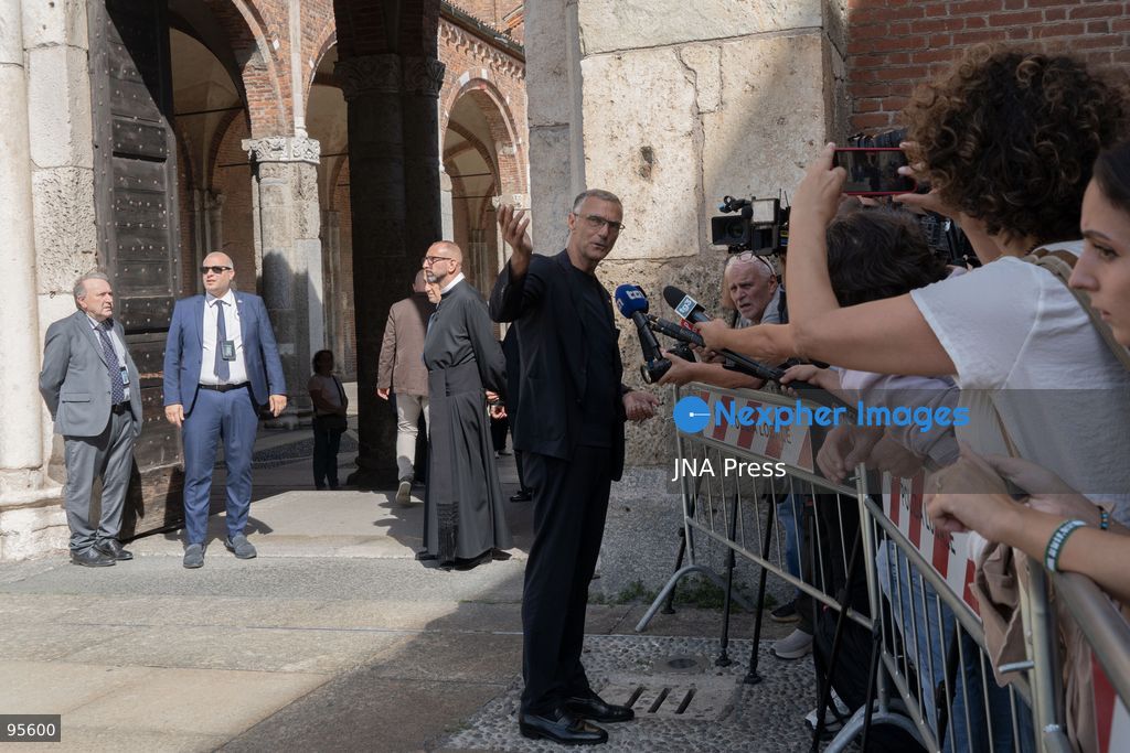 MILAN, ITALY, SEPTEMBER 21, 2026: The coffin of Italian football legend Sandro Mazzola is carried during his funeral at the Basilica of Sant’Ambrogio in Milan. Hundreds of supporters, former Inter players and representatives of Italian football attended the ceremony to pay tribute to Mazzola, who died on September 19 at the age of 83. The former Inter Milan and Italy star spent his entire professional career with Inter, winning four Serie A titles and two European Cups, and was part of Italy’s European Championship-winning team in 1968. Photo by Calogero Russo/ JNA Press. (Photo by calogero russo/JNA Press via Nexpher Images)