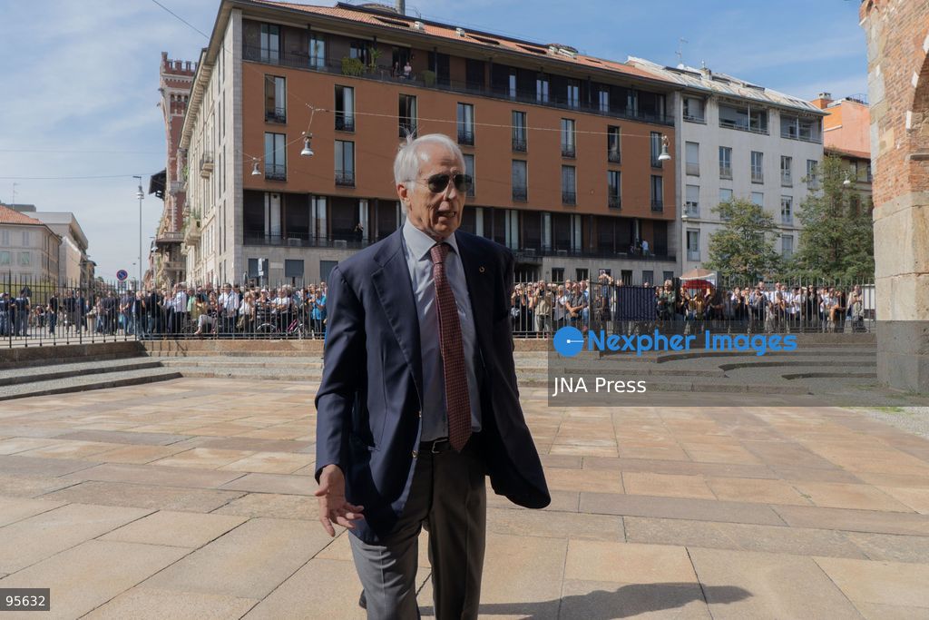 MILAN, ITALY, SEPTEMBER 21, 2026: The coffin of Italian football legend Sandro Mazzola is carried during his funeral at the Basilica of Sant’Ambrogio in Milan. Hundreds of supporters, former Inter players and representatives of Italian football attended the ceremony to pay tribute to Mazzola, who died on September 19 at the age of 83. The former Inter Milan and Italy star spent his entire professional career with Inter, winning four Serie A titles and two European Cups, and was part of Italy’s European Championship-winning team in 1968. Photo by Calogero Russo/ JNA Press. (Photo by calogero russo/JNA Press via Nexpher Images)