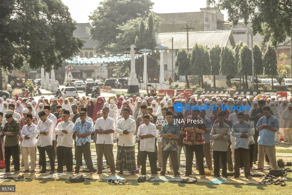 SOLO, CENTRAL JAVA, INDONESIA, SEPTEMBER 22, 2026: Hundreds of Muslims perform Salat al-Istisqa, a traditional Islamic prayer seeking rain, in Solo, Central Java, amid prolonged dry conditions affecting the region. Worshippers gathered to pray for rainfall as communities across parts of Indonesia face drought and other impacts of the dry season. Photo by Yoma Times / JNA Press. (Photo by Yoma Times Suryadi/JNA Press via Nexpher Images)