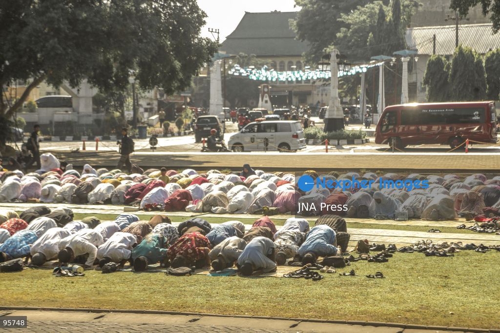 SOLO, CENTRAL JAVA, INDONESIA, SEPTEMBER 22, 2026: Hundreds of Muslims perform Salat al-Istisqa, a traditional Islamic prayer seeking rain, in Solo, Central Java, amid prolonged dry conditions affecting the region. Worshippers gathered to pray for rainfall as communities across parts of Indonesia face drought and other impacts of the dry season. Photo by Yoma Times / JNA Press. (Photo by Yoma Times Suryadi/JNA Press via Nexpher Images)