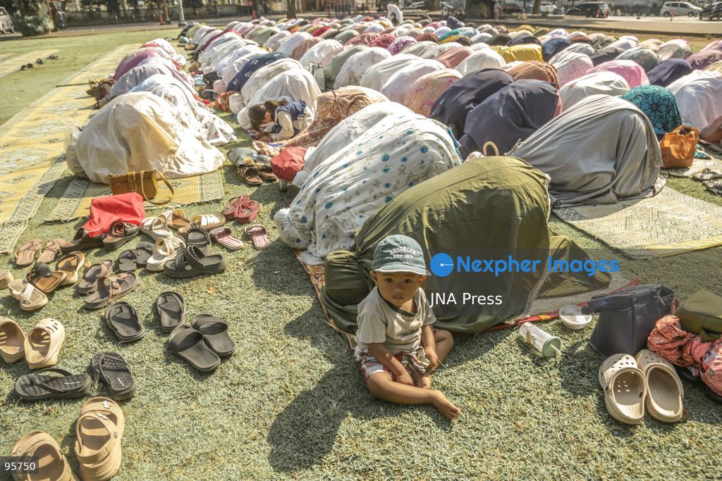 SOLO, CENTRAL JAVA, INDONESIA, SEPTEMBER 22, 2026: Hundreds of Muslims perform Salat al-Istisqa, a traditional Islamic prayer seeking rain, in Solo, Central Java, amid prolonged dry conditions affecting the region. Worshippers gathered to pray for rainfall as communities across parts of Indonesia face drought and other impacts of the dry season. Photo by Yoma Times / JNA Press. (Photo by Yoma Times Suryadi/JNA Press via Nexpher Images)