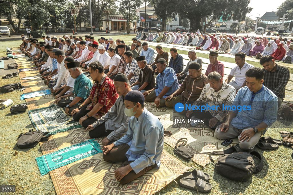 SOLO, CENTRAL JAVA, INDONESIA, SEPTEMBER 22, 2026: Hundreds of Muslims perform Salat al-Istisqa, a traditional Islamic prayer seeking rain, in Solo, Central Java, amid prolonged dry conditions affecting the region. Worshippers gathered to pray for rainfall as communities across parts of Indonesia face drought and other impacts of the dry season. Photo by Yoma Times / JNA Press. (Photo by Yoma Times Suryadi/JNA Press via Nexpher Images)