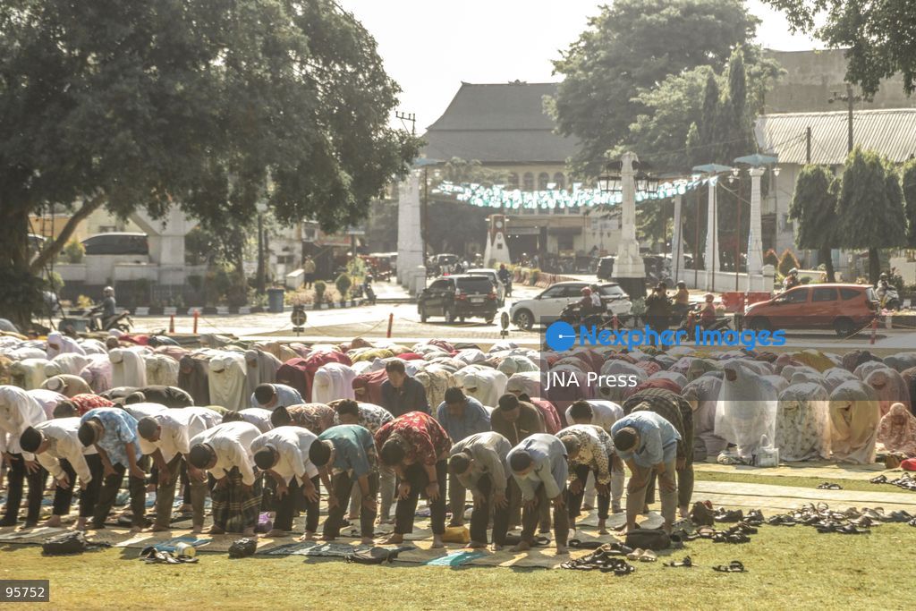 SOLO, CENTRAL JAVA, INDONESIA, SEPTEMBER 22, 2026: Hundreds of Muslims perform Salat al-Istisqa, a traditional Islamic prayer seeking rain, in Solo, Central Java, amid prolonged dry conditions affecting the region. Worshippers gathered to pray for rainfall as communities across parts of Indonesia face drought and other impacts of the dry season. Photo by Yoma Times / JNA Press. (Photo by Yoma Times Suryadi/JNA Press via Nexpher Images)
