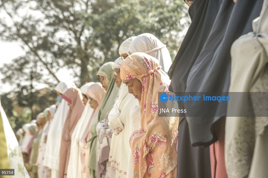 SOLO, CENTRAL JAVA, INDONESIA, SEPTEMBER 22, 2026: Hundreds of Muslims perform Salat al-Istisqa, a traditional Islamic prayer seeking rain, in Solo, Central Java, amid prolonged dry conditions affecting the region. Worshippers gathered to pray for rainfall as communities across parts of Indonesia face drought and other impacts of the dry season. Photo by Yoma Times / JNA Press. (Photo by Yoma Times Suryadi/JNA Press via Nexpher Images)
