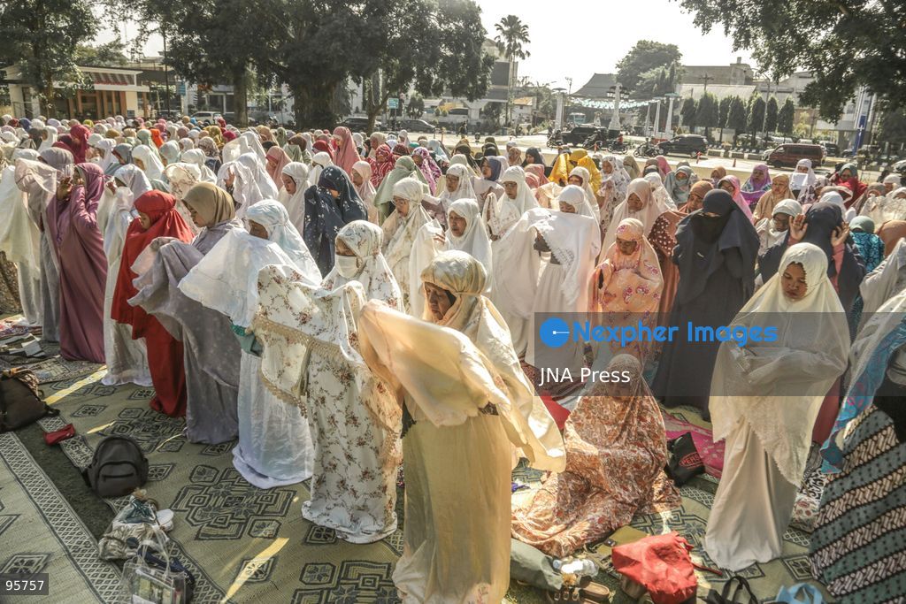SOLO, CENTRAL JAVA, INDONESIA, SEPTEMBER 22, 2026: Hundreds of Muslims perform Salat al-Istisqa, a traditional Islamic prayer seeking rain, in Solo, Central Java, amid prolonged dry conditions affecting the region. Worshippers gathered to pray for rainfall as communities across parts of Indonesia face drought and other impacts of the dry season. Photo by Yoma Times / JNA Press. (Photo by Yoma Times Suryadi/JNA Press via Nexpher Images)