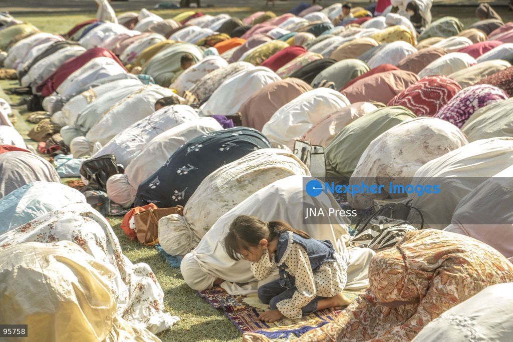 SOLO, CENTRAL JAVA, INDONESIA, SEPTEMBER 22, 2026: Hundreds of Muslims perform Salat al-Istisqa, a traditional Islamic prayer seeking rain, in Solo, Central Java, amid prolonged dry conditions affecting the region. Worshippers gathered to pray for rainfall as communities across parts of Indonesia face drought and other impacts of the dry season. Photo by Yoma Times / JNA Press. (Photo by Yoma Times Suryadi/JNA Press via Nexpher Images)