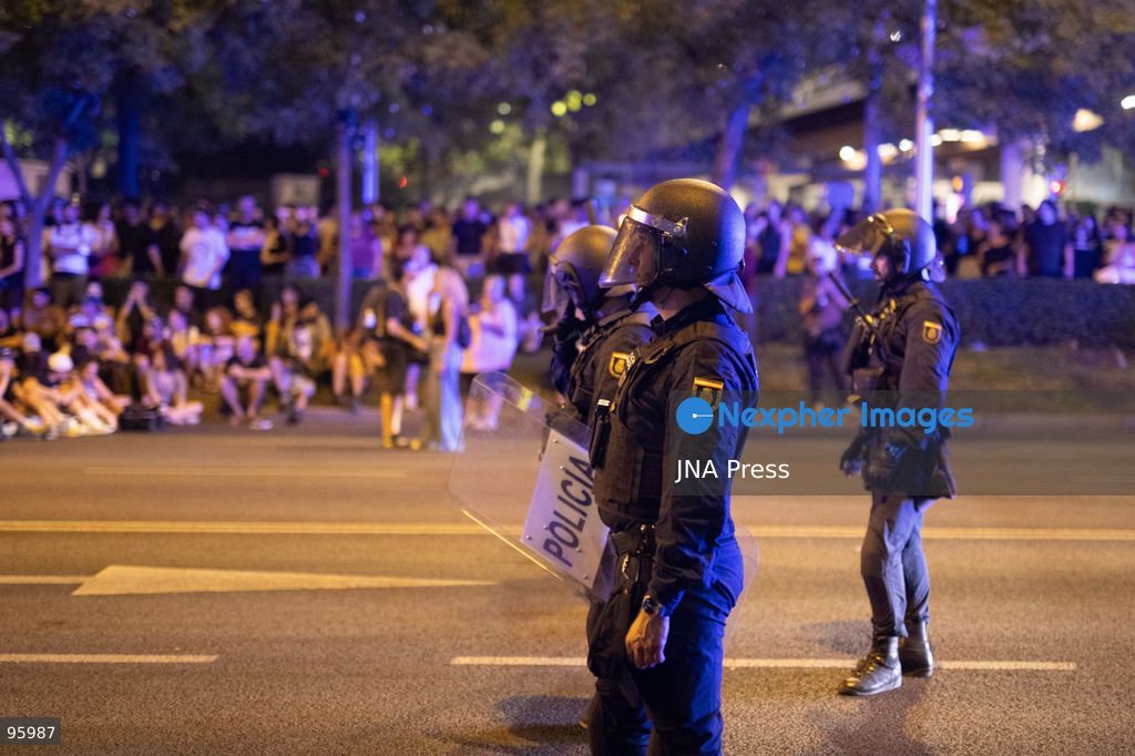 MADRID, SPAIN, SEPTEMBER 23, 2026: Thousands of demonstrators march through central Madrid following the eviction of 87-year-old Maricarmen Abascal from the home where she had lived for more than 70 years. Protesters denounced housing speculation and rising housing costs and called for stronger protections for tenants and access to affordable housing. Around 10,000 people joined the evening demonstration, according to the Government Delegation in Madrid. Photo by C. Carvajal / JNA Press. (Photo by C. Carvajal/JNA Press via Nexpher Images)