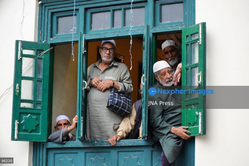 SRINAGAR, INDIAN-ADMINISTERED KASHMIR, SEPTEMBER 24, 2026: Muslim devotees gather for prayers and Ziyarat at the Dastgeer Sahib Shrine in Srinagar during the annual Urs observance of Sheikh Abdul Qadir Jeelani. Hundreds of worshippers attended special prayers and religious rituals at the shrine to mark the occasion. Photo by Ubaid Mukhtar / JNA Press. (Photo by Ubaid Mukhtar/JNA Press via Nexpher Images)