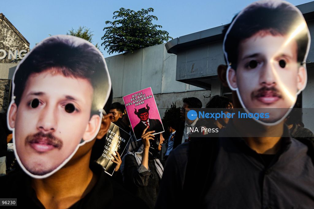 YOGYAKARTA, INDONESIA, SEPTEMBER 24, 2026: Students and civil society activists take part in the weekly Kamisan protest at Tugu Yogyakarta, commemorating 22 years since the killing of Indonesian human rights activist Munir Said Thalib. Munir died from arsenic poisoning aboard a flight to the Netherlands on September 7, 2004. Participants used the gathering to remember Munir and call for accountability in unresolved human rights cases in Indonesia. Photo by Ilham Nur Arifin / JNA Press. (Photo by Ilham Nur Arifin/JNA Press via Nexpher Images)