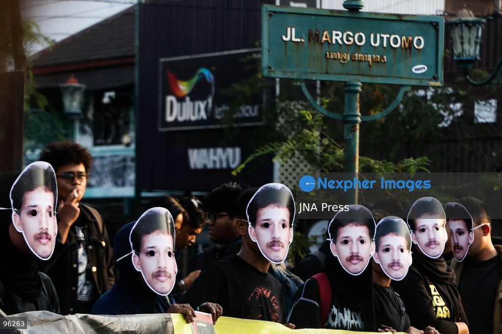 YOGYAKARTA, INDONESIA, SEPTEMBER 24, 2026: Students and civil society activists take part in the weekly Kamisan protest at Tugu Yogyakarta, commemorating 22 years since the killing of Indonesian human rights activist Munir Said Thalib. Munir died from arsenic poisoning aboard a flight to the Netherlands on September 7, 2004. Participants used the gathering to remember Munir and call for accountability in unresolved human rights cases in Indonesia. Photo by Ilham Nur Arifin / JNA Press. (Photo by Ilham Nur Arifin/JNA Press via Nexpher Images)