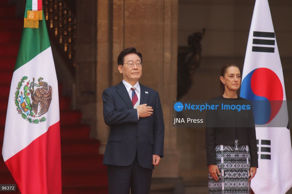 MEXICO CITY, MEXICO, SEPTEMBER 24, 2026: Mexican President Claudia Sheinbaum welcomes South Korean President Lee Jae-myung during an official ceremony at the National Palace in Mexico City. Lee is on a state visit to Mexico, where the two leaders are holding talks focused on bilateral trade, investment and cooperation between the two countries. The visit marks the first state visit by a South Korean president to Mexico in 16 years. Photo by Carlos Santiago / JNA Press. (Photo by Carlos Santiago/JNA Press via Nexpher Images)