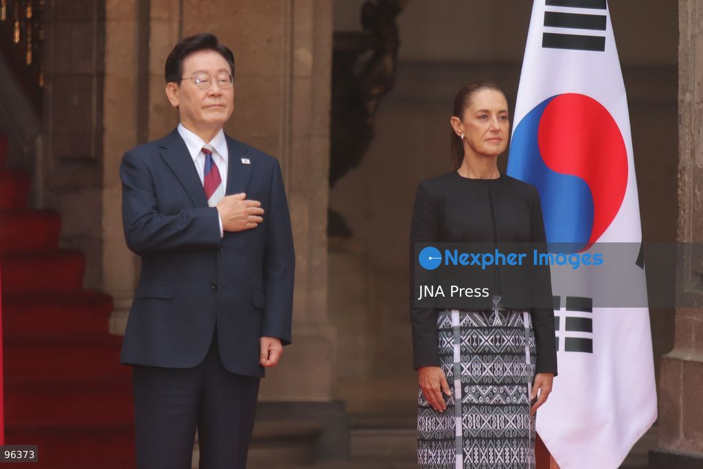 MEXICO CITY, MEXICO, SEPTEMBER 24, 2026: Mexican President Claudia Sheinbaum welcomes South Korean President Lee Jae-myung during an official ceremony at the National Palace in Mexico City. Lee is on a state visit to Mexico, where the two leaders are holding talks focused on bilateral trade, investment and cooperation between the two countries. The visit marks the first state visit by a South Korean president to Mexico in 16 years. Photo by Carlos Santiago / JNA Press. (Photo by Carlos Santiago/JNA Press via Nexpher Images)