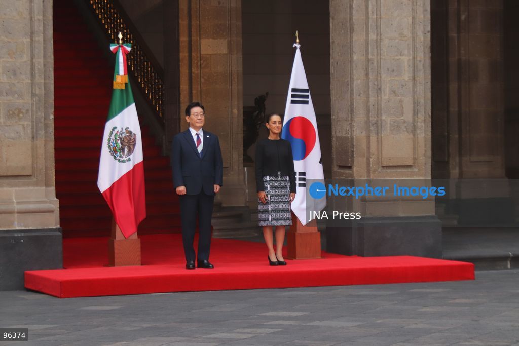 MEXICO CITY, MEXICO, SEPTEMBER 24, 2026: Mexican President Claudia Sheinbaum welcomes South Korean President Lee Jae-myung during an official ceremony at the National Palace in Mexico City. Lee is on a state visit to Mexico, where the two leaders are holding talks focused on bilateral trade, investment and cooperation between the two countries. The visit marks the first state visit by a South Korean president to Mexico in 16 years. Photo by Carlos Santiago / JNA Press. (Photo by Carlos Santiago/JNA Press via Nexpher Images)