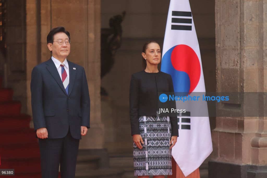 MEXICO CITY, MEXICO, SEPTEMBER 24, 2026: Mexican President Claudia Sheinbaum welcomes South Korean President Lee Jae-myung during an official ceremony at the National Palace in Mexico City. Lee is on a state visit to Mexico, where the two leaders are holding talks focused on bilateral trade, investment and cooperation between the two countries. The visit marks the first state visit by a South Korean president to Mexico in 16 years. Photo by Carlos Santiago / JNA Press. (Photo by Carlos Santiago/JNA Press via Nexpher Images)